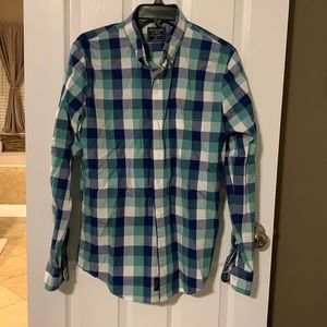 Mens long sleeve dress shirt. Size Medium